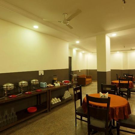 Hotel Westend Grand Neu-Delhi Exterior foto