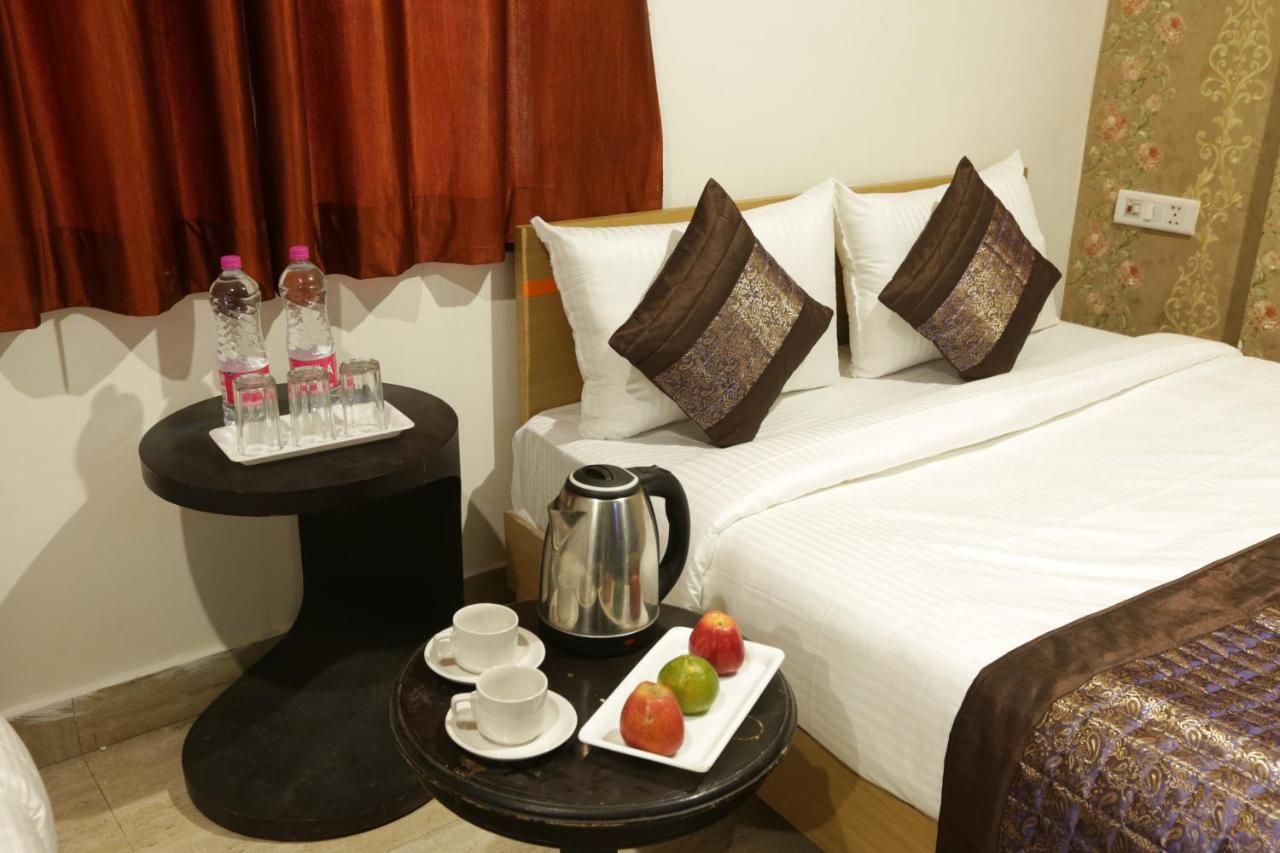 Hotel Westend Grand Neu-Delhi Exterior foto