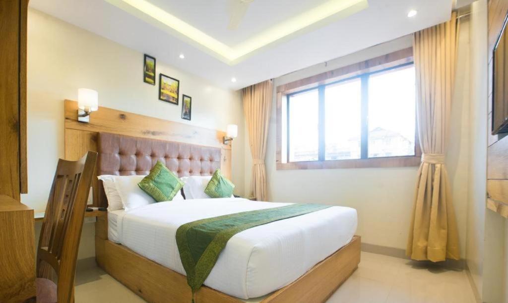 Hotel Westend Grand Neu-Delhi Exterior foto